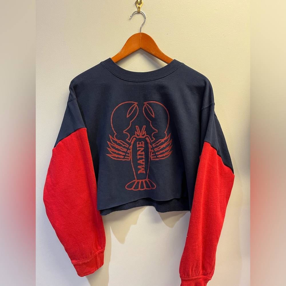 XL cropped lobster sweatshirt